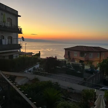 Suite Apartment Taormina Guest house *